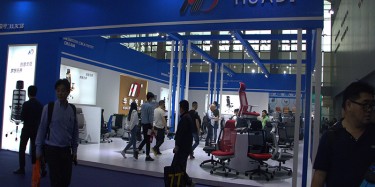 如何確保展覽展示設計搭建時間內效率完成？